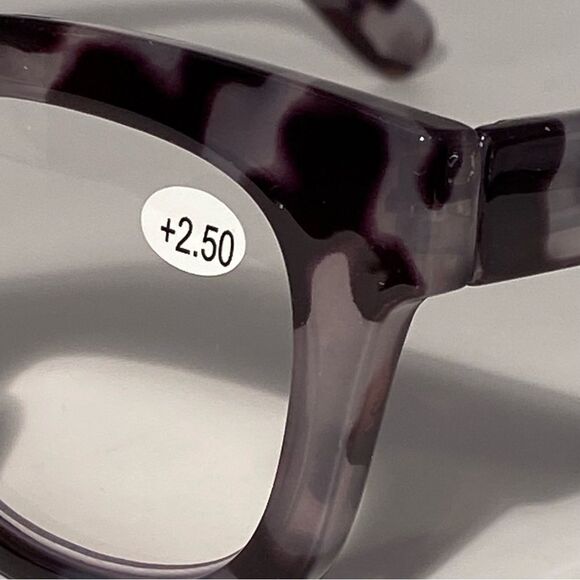 0462 Mona Reading Glasses 2.50 Oversize Gray and Black Tortoise - Picture 7 of 8